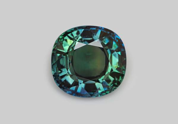 Unique green sapphire from Sri Lanka 14.15 ct