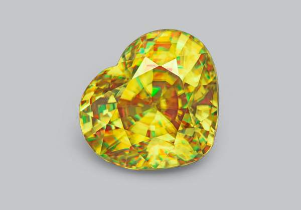 Heart-shaped sphene (titanite) 6.8 ct