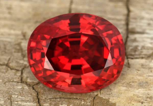 Red spinel 3.02 ct