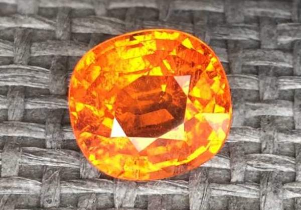 Spessartine orange stone 6.37 ct