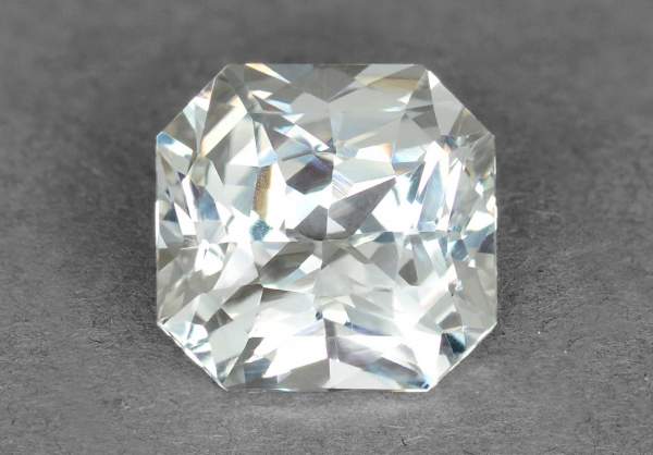 Natural radiant cut white sapphire 4.85 ct