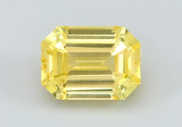 Natural yellow sapphire 3.67 ct