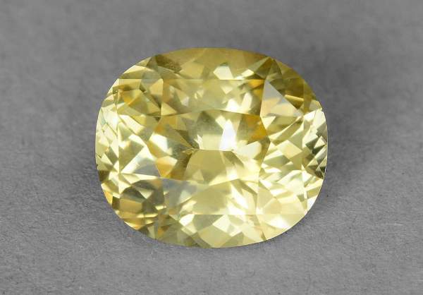 Natural yellow sapphire 5.72 ct
