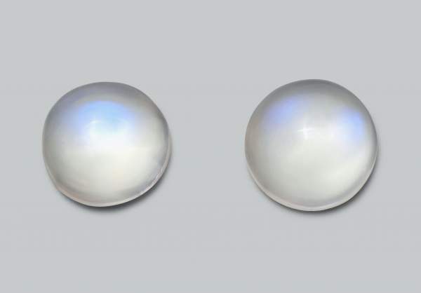Pair of round natural white moon stones 7.46 ct