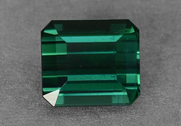 Green tourmaline gemstone 5.66 ct