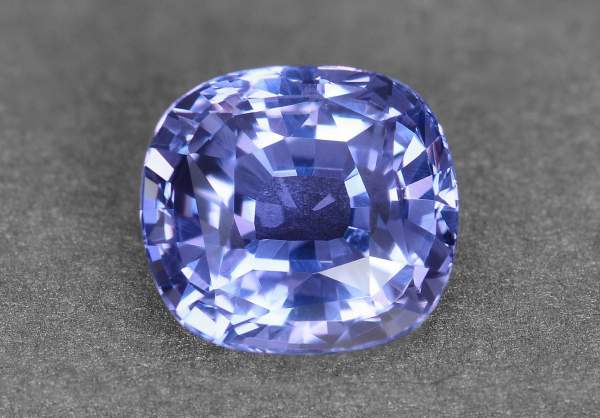 Natural sapphire with color change 3.24 ct