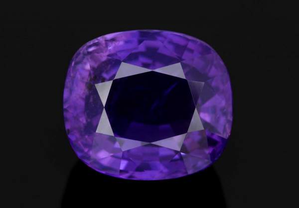 Purple sapphire from Sri Lanka 5.78 ct