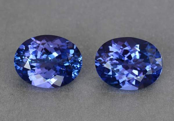 Pair of blue-violet tanzanites 7.09 ct