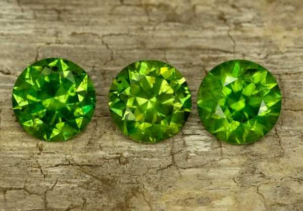 Natural demantoid set from Ural mountains 3.8 ct