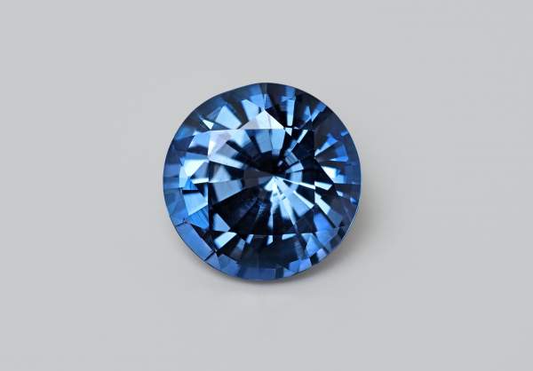 Natural round cut Burmese spinel 2.44 ct