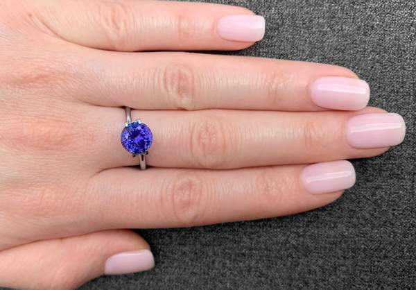 Round cut tanzanite 2.38 ct