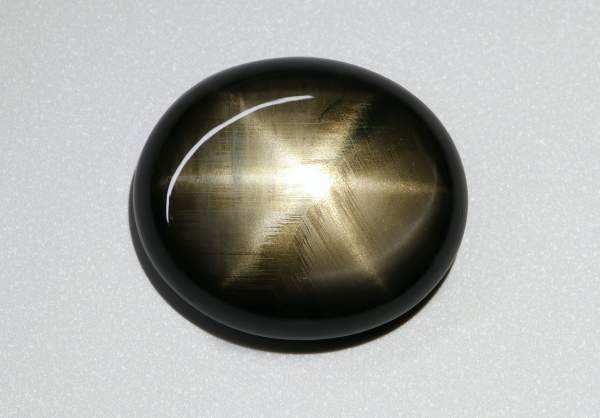 Black star sapphire 9.53 ct