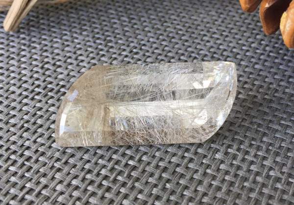 Natural quartz with rutile inclusions 84.53 ct
