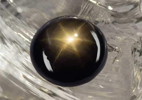 Black star sapphire 17.23 ct