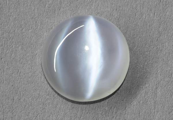 White round shaped moonstone cabochon 6.89 ct