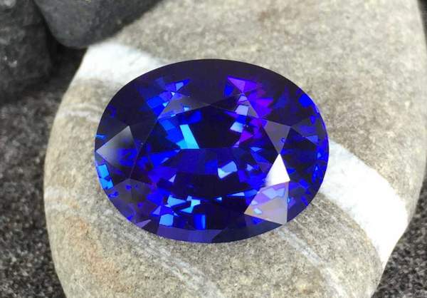 Blue tanzanite 10.5 ct