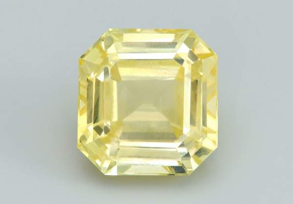 Natural untreated yellow sapphire 3.77 ct