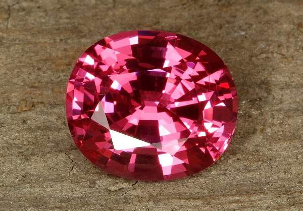 Pink-red Burmese spinel 2.16 ct