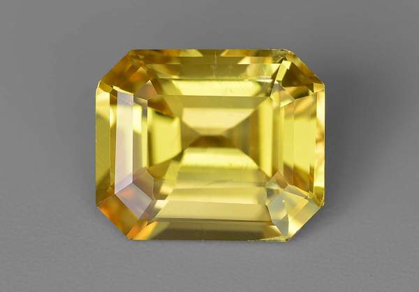 Unheated yellow sapphire Golden type 3.02 ct