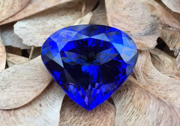 Blue pear cut tanzanite 15.82 ct