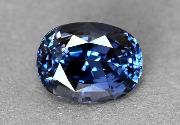 Natural blue spinel with color change effect 3.89 ct