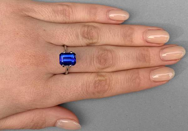 Octagon cut tanzanite 3.94 ct