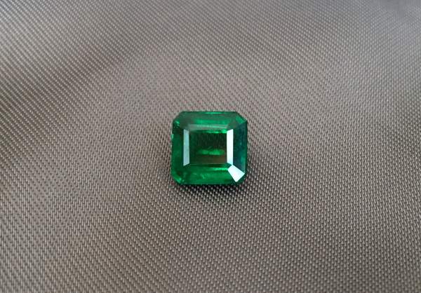 Natural emerald from Africa 2.92 ct