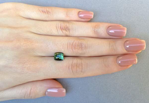 Natural green sapphire 3 ct