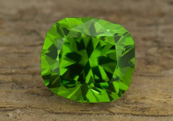 Demantoid 2.42 ct