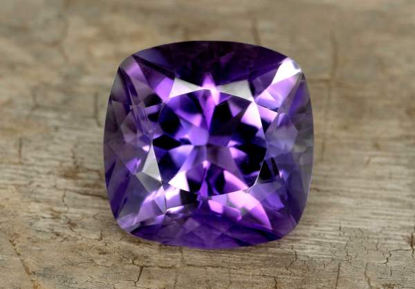 Cushion-cut amethyst 25.28 ct