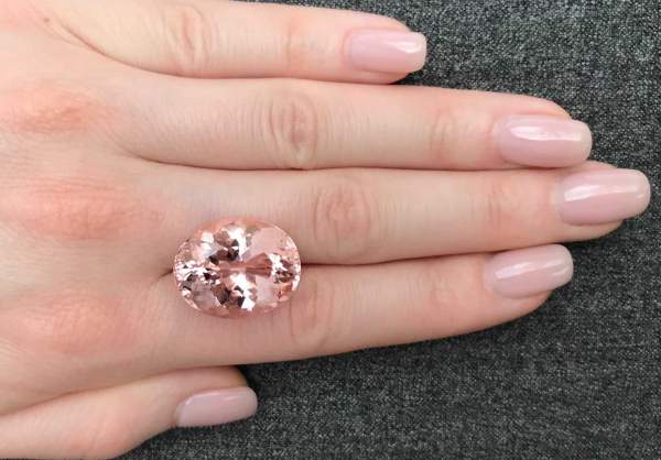 Pink beryl morganite gemstone 22.75 ct