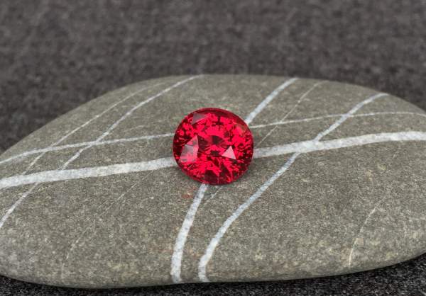 Red spinel from Tanzania 5.62 ct