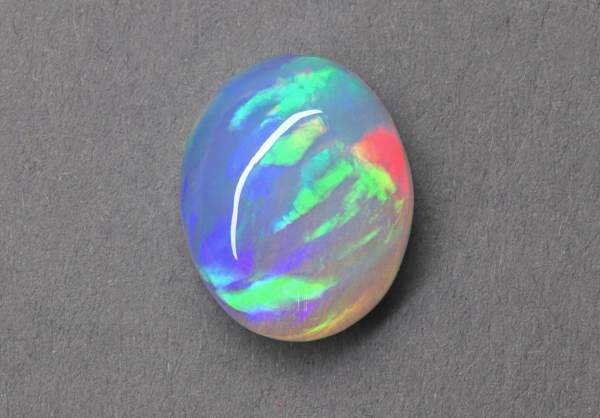 Bright white opal 6.17 ct