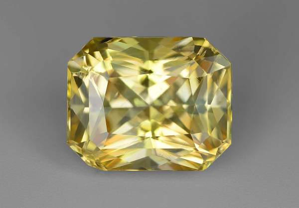 Natural radiant cut yellow sapphire 6.09 ct