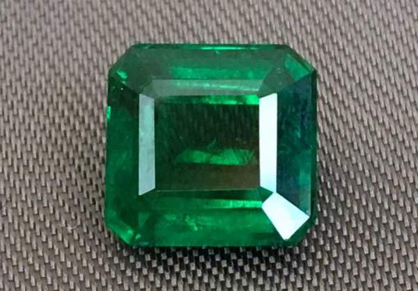 Natural emerald from Africa 2.92 ct