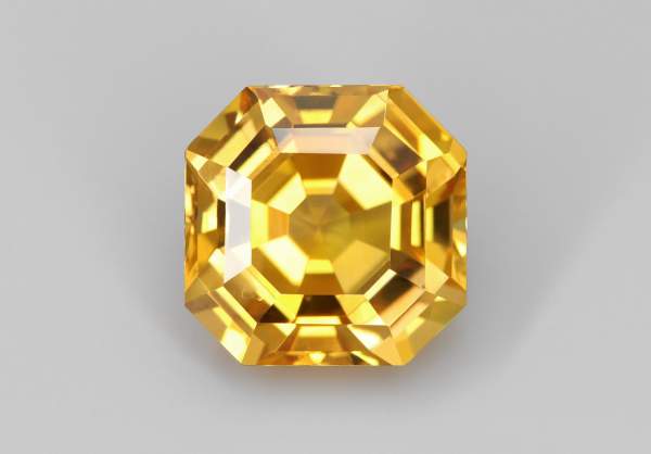 Untreated yellow sapphire 4.71 ct