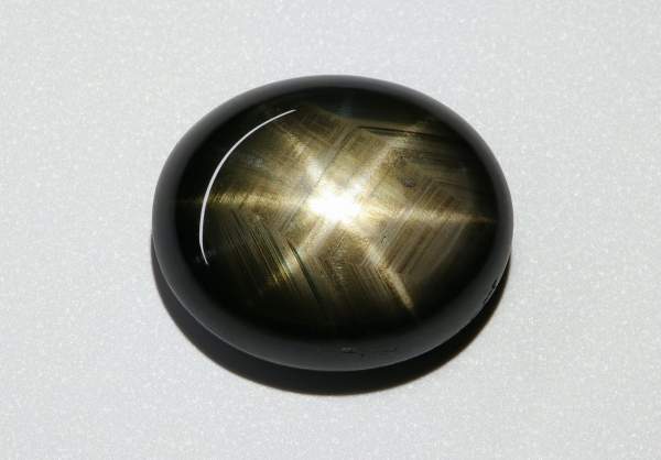 Star sapphire from Thailand 12.4 ct