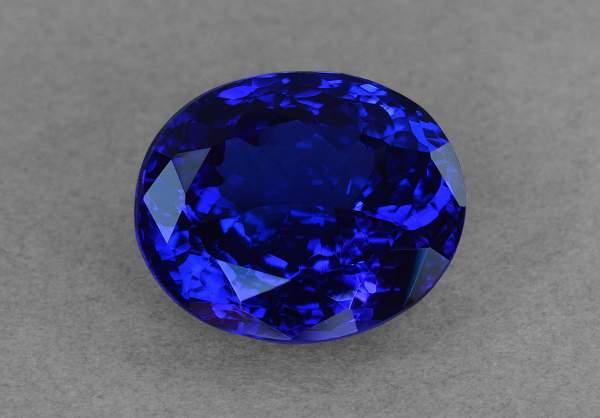 Large faceted tanzanite from Tanzania 18.88 ct