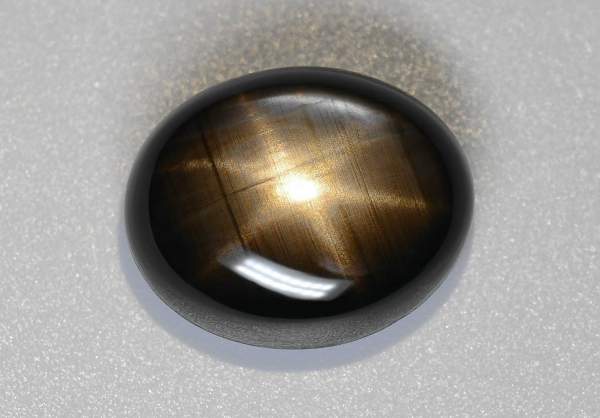 Star sapphire oval-shaped cabochon 6.37 ct