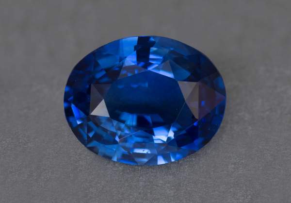 Natural Royal blue sapphire 7.09 ct