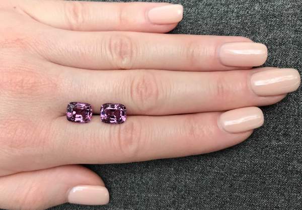A pair of purple pink spinels 5.96 ct