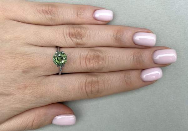 Natural round cut green sapphire 2.62 ct