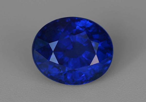 Royal blue sapphire from Madagascar 3.29 ct