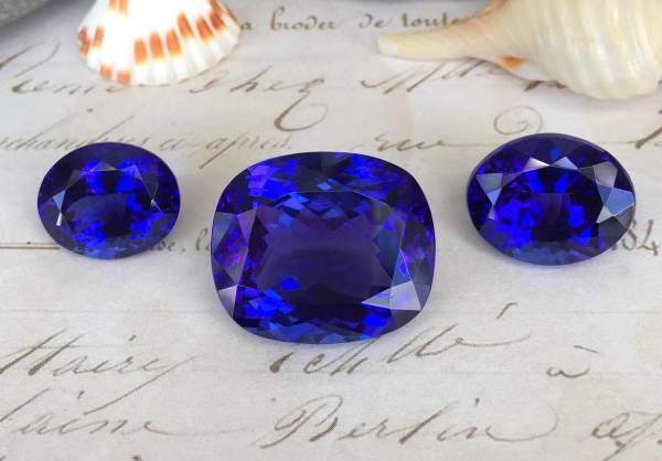 Set of blue tanzanites 15.39 ct