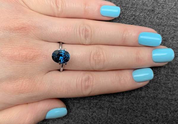Blue spinel oval 3.22 ct