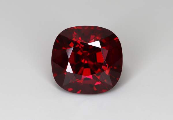 Natural red spinel gemstone from Burma 1.07 ct