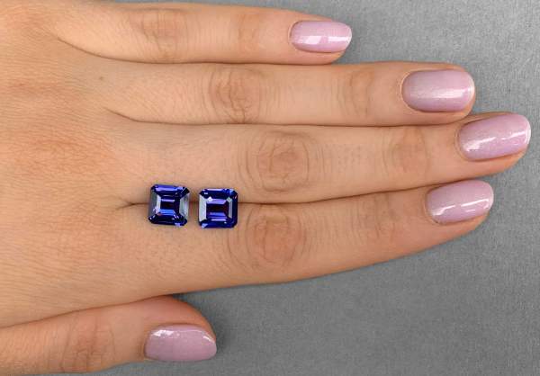 Pair of octagon cut tanzanites 6.87 ct